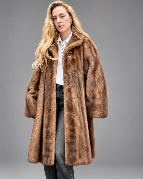 Casaco de vison castanho 3/4 oversized, aberto