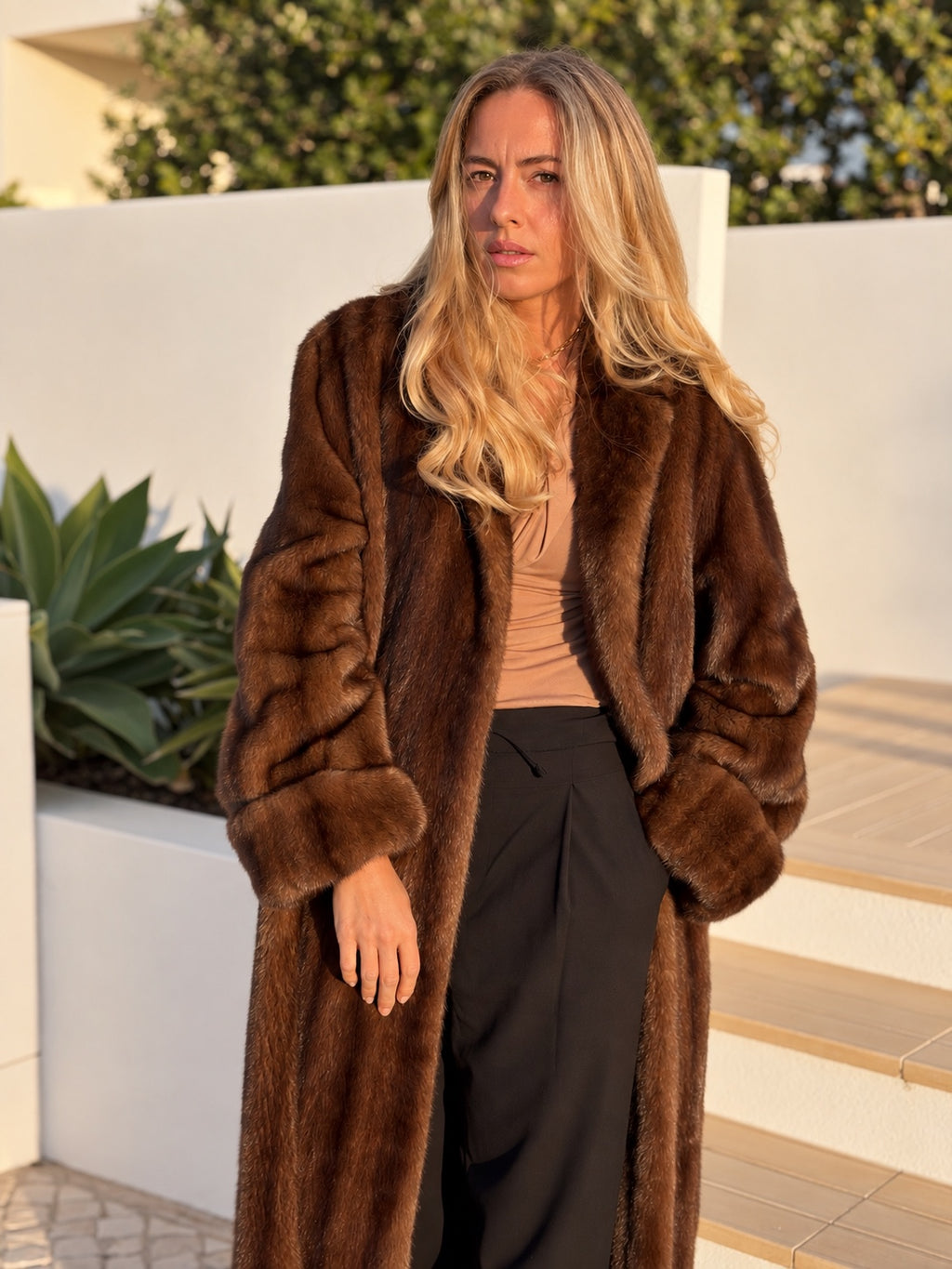 Long brown mink coat, front detail